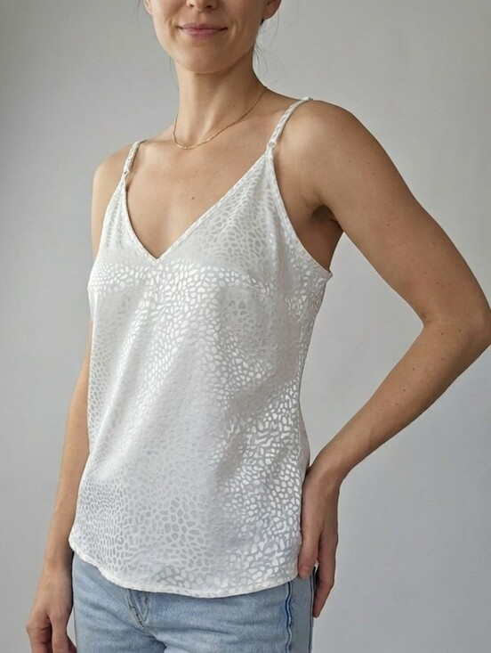 The Unbranded Brand Tops - Satin White Animal Print V Neck Cami Top Adjustable Straps Camisole Top Sz Large